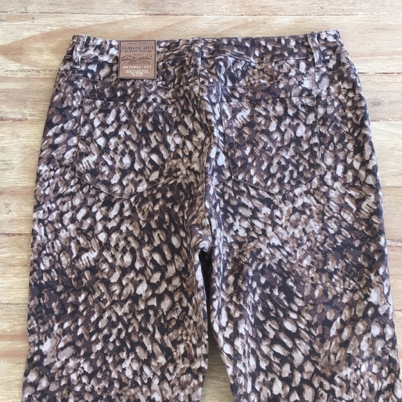 COLDWATER CREEK Natural Fit Slim Brown ANIMAL Jean - Picture 2 of 3